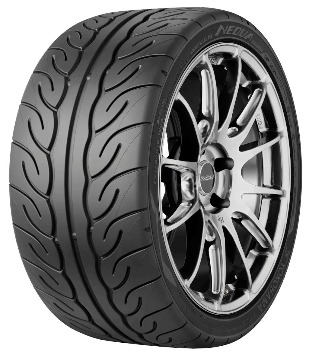 215/40R17 Yokohama Advan Neova AD08R