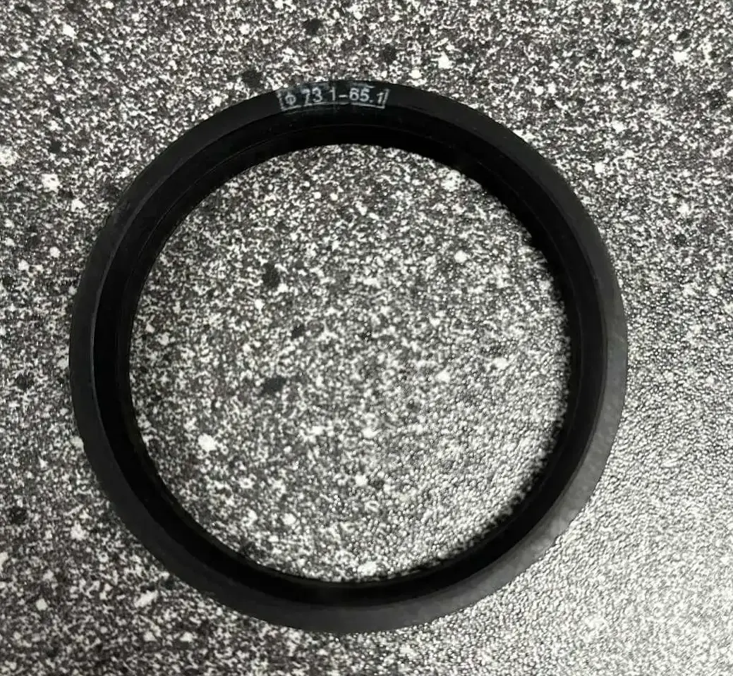 Exempel på navring (center-ring) för fälg och nav